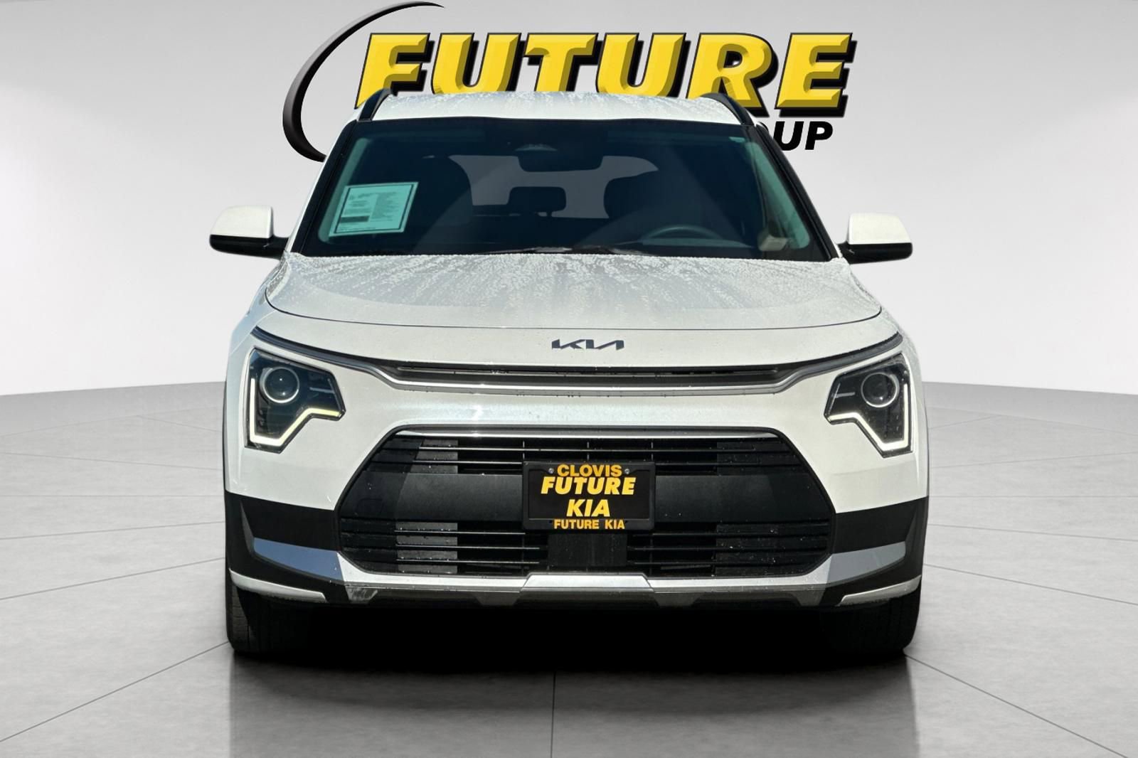 Used 2023 Kia Niro EX image 9