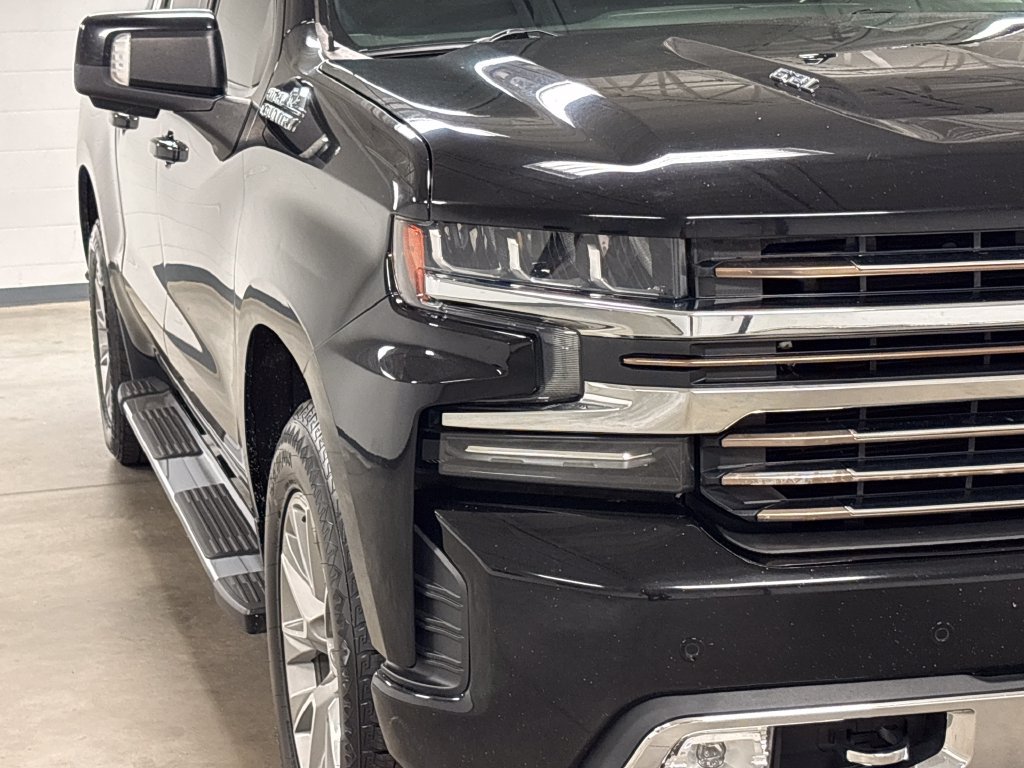 Used 2021 Chevrolet Silverado 1500 High Country w/ Technology Package AWD/4WD image 4