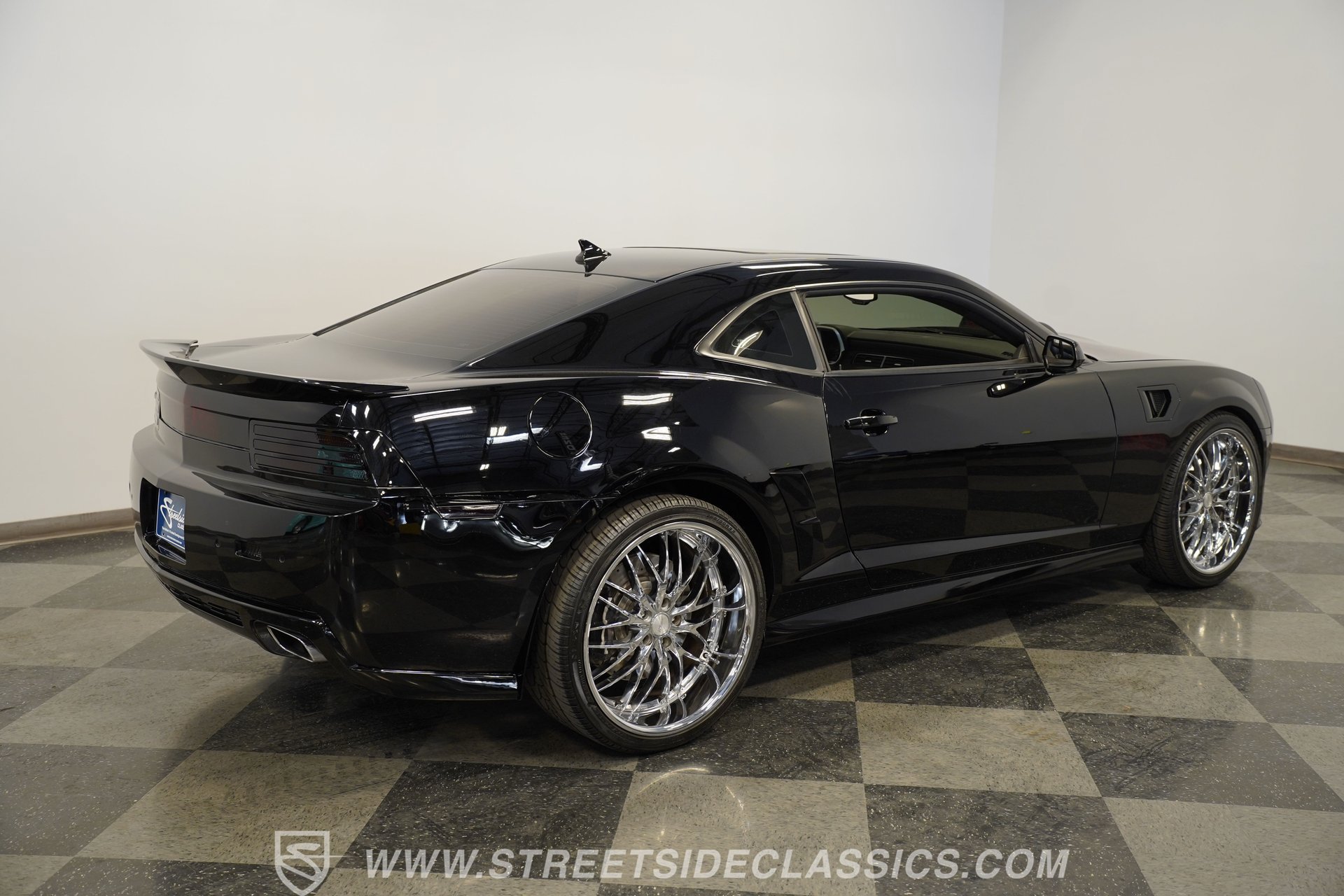 Used 2010 Chevrolet Camaro SS w/ RS Package RWD image 13