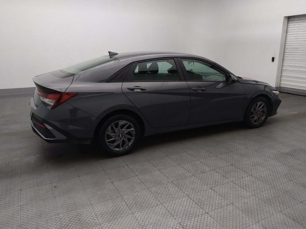 Used 2024 Hyundai Elantra SEL FWD image 10