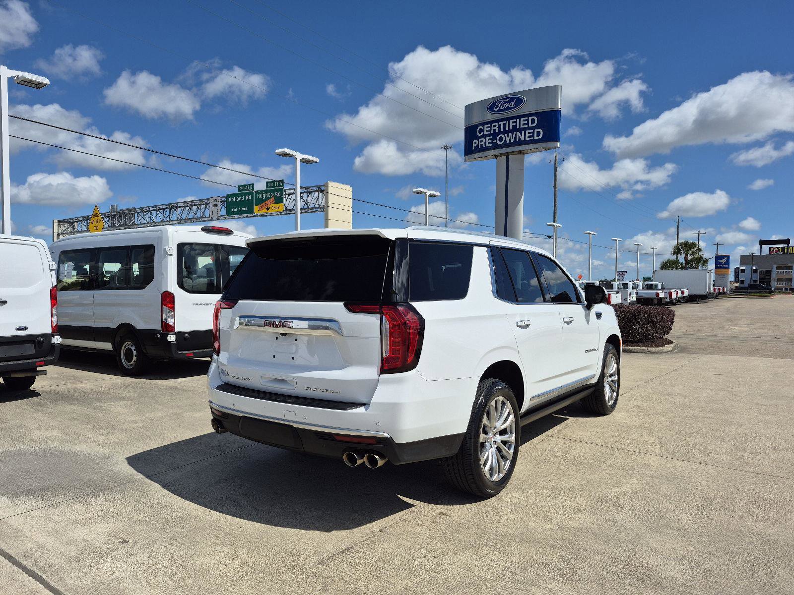 Used 2023 GMC Yukon Denali w/ LPO, Floor Liner Package image 19