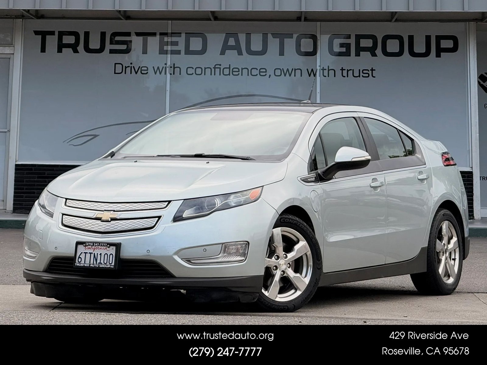 Used 2011 Chevrolet Volt Premium w/ Premium Trim Package FWD image 1