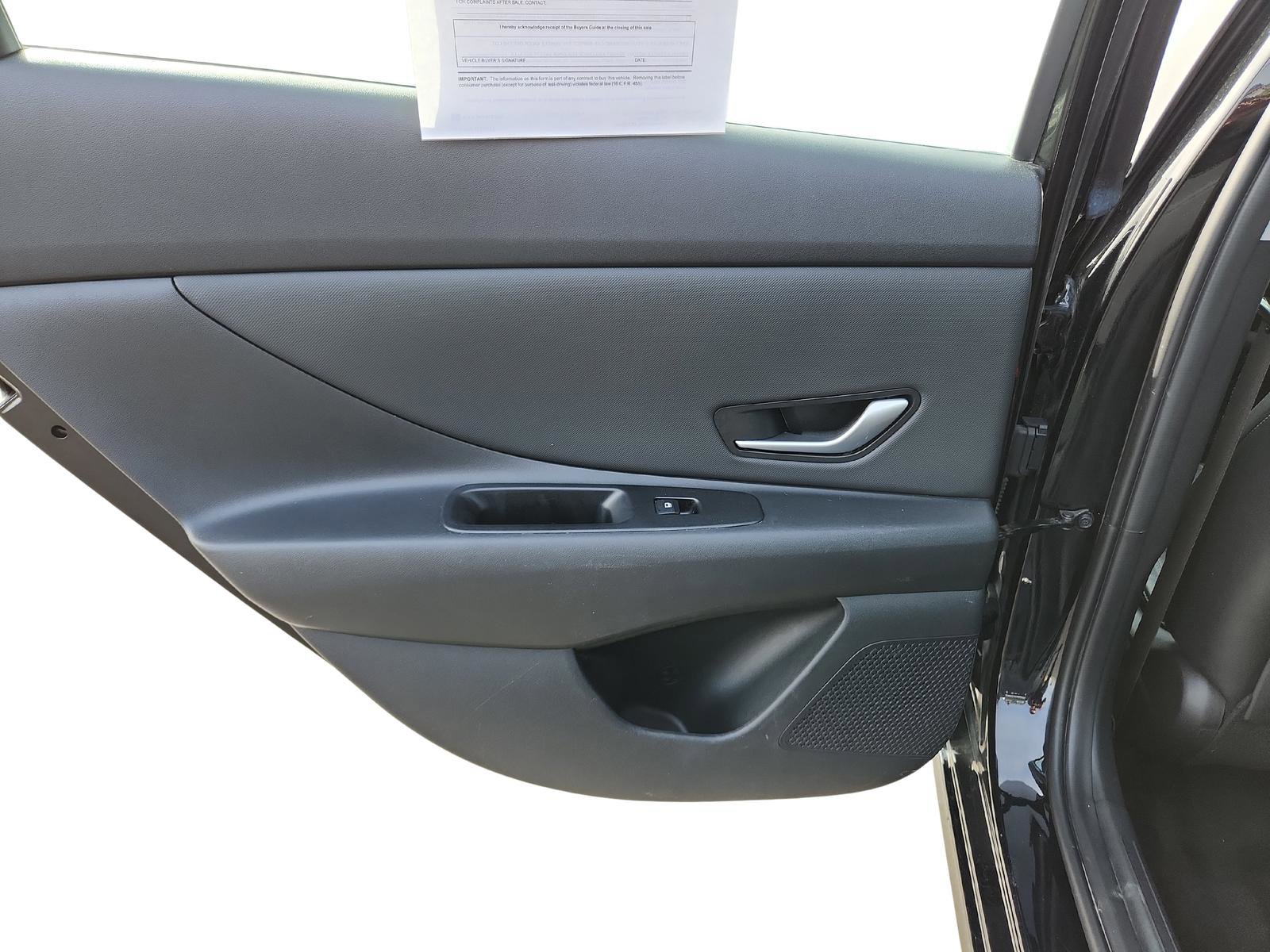 Used 2023 Hyundai Elantra Limited image 23