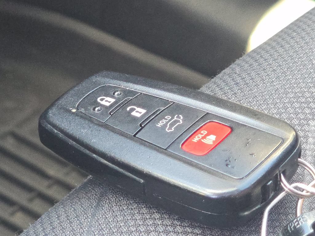 Used 2019 Toyota RAV4 XLE w/ Convenience Package AWD/4WD image 35