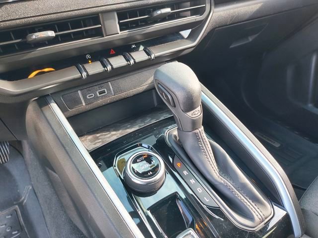 Used 2024 Chevrolet Colorado Trail Boss w/ Advanced Trailering Package image 17