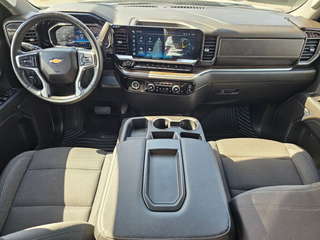 Used 2024 Chevrolet Silverado 1500 LT w/ Z71 Off-Road Package image 9