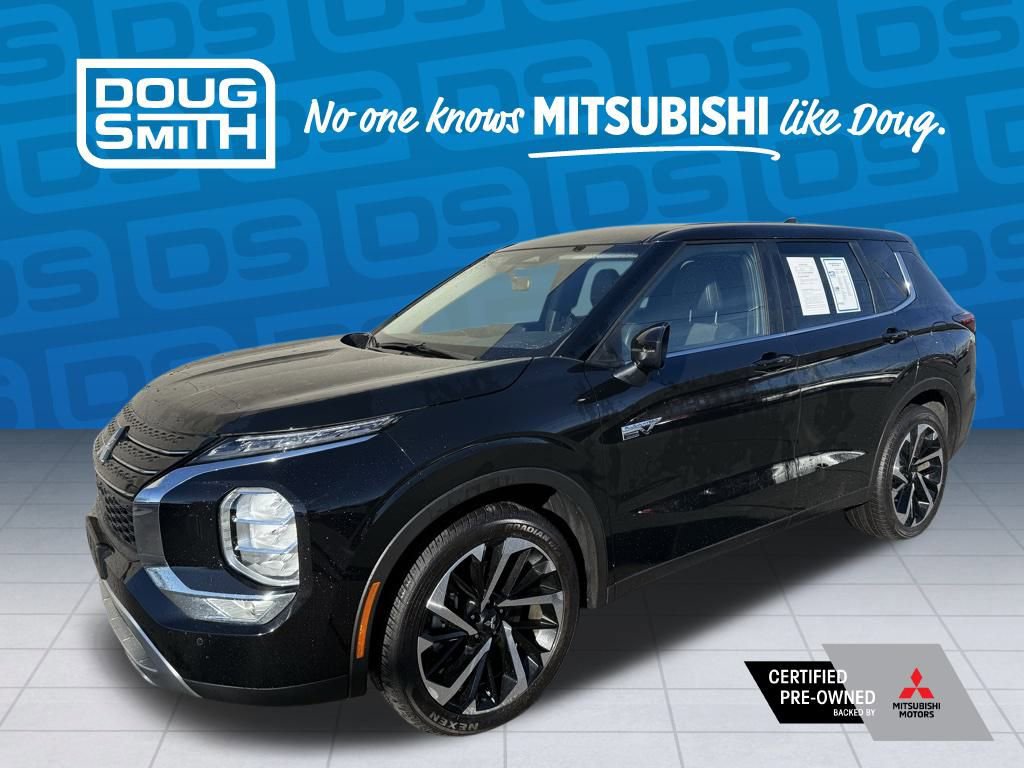 Used 2023 Mitsubishi Outlander SE image 1
