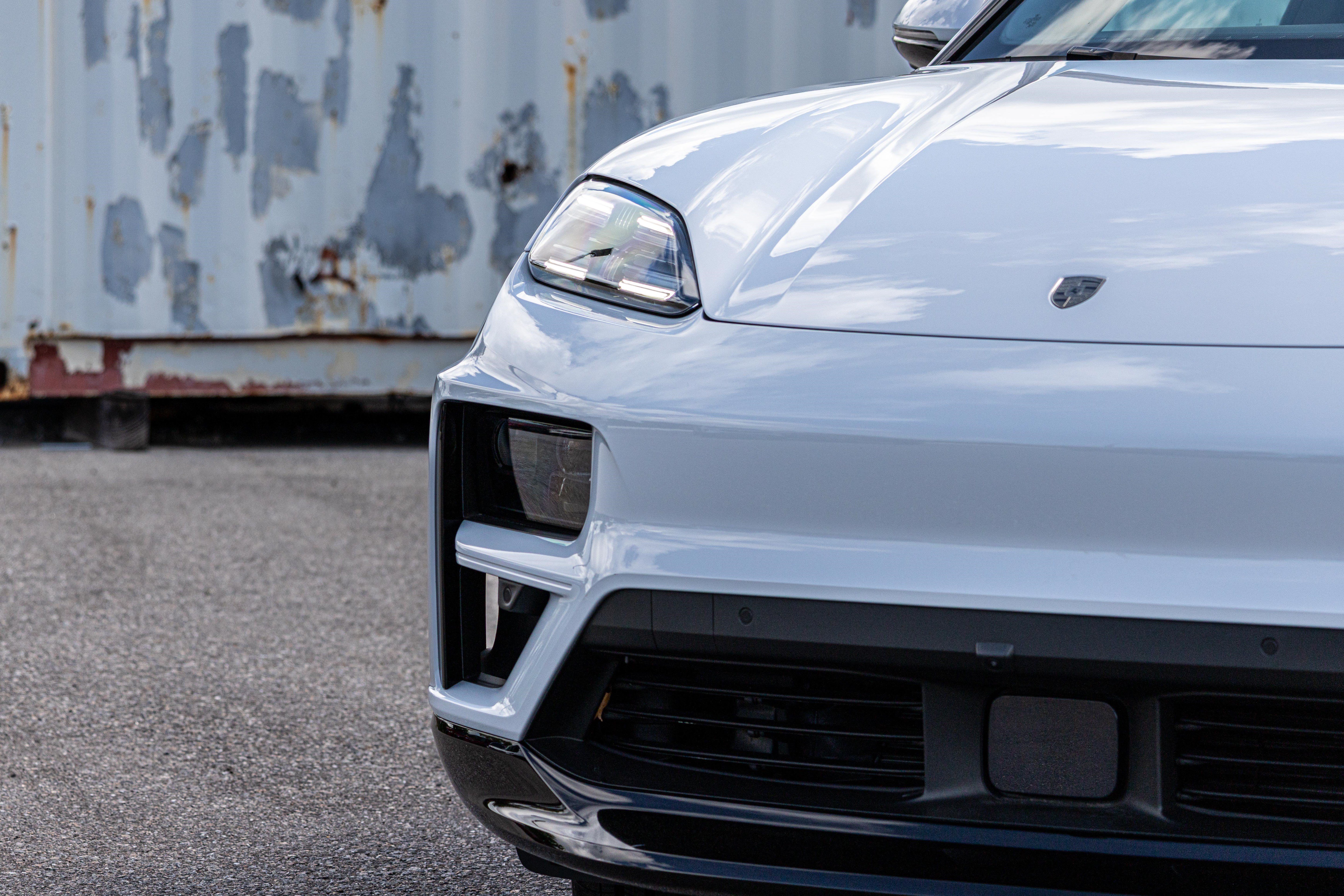 Used 2025 Porsche Macan Turbo Electric AWD/4WD image 30
