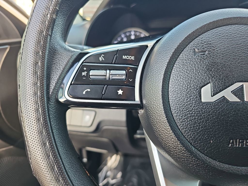 Used 2023 Kia Forte LX image 17