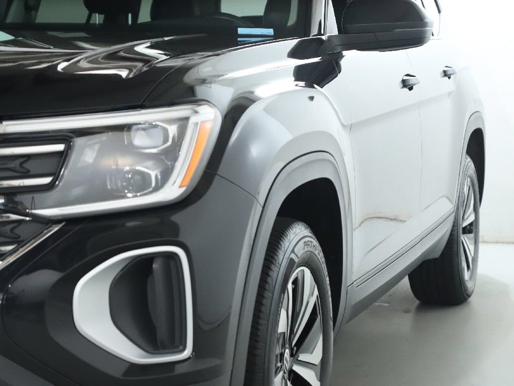 Used 2024 Volkswagen Atlas SE AWD/4WD image 4