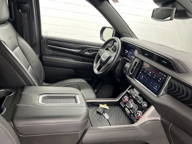 Used 2023 GMC Yukon Denali AWD/4WD image 29