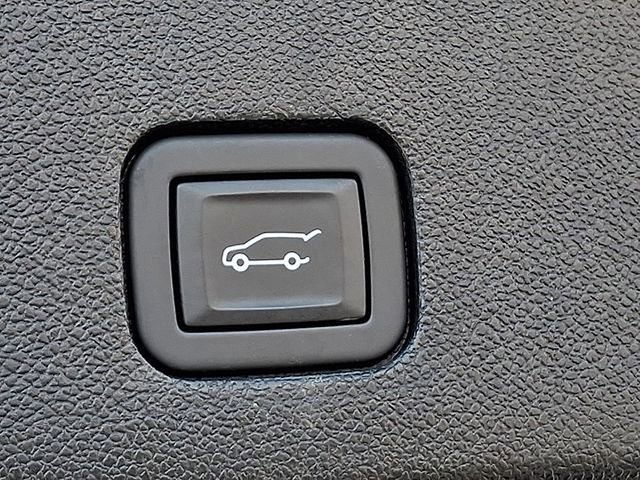 Used 2024 Cadillac XT6 Premium Luxury image 30