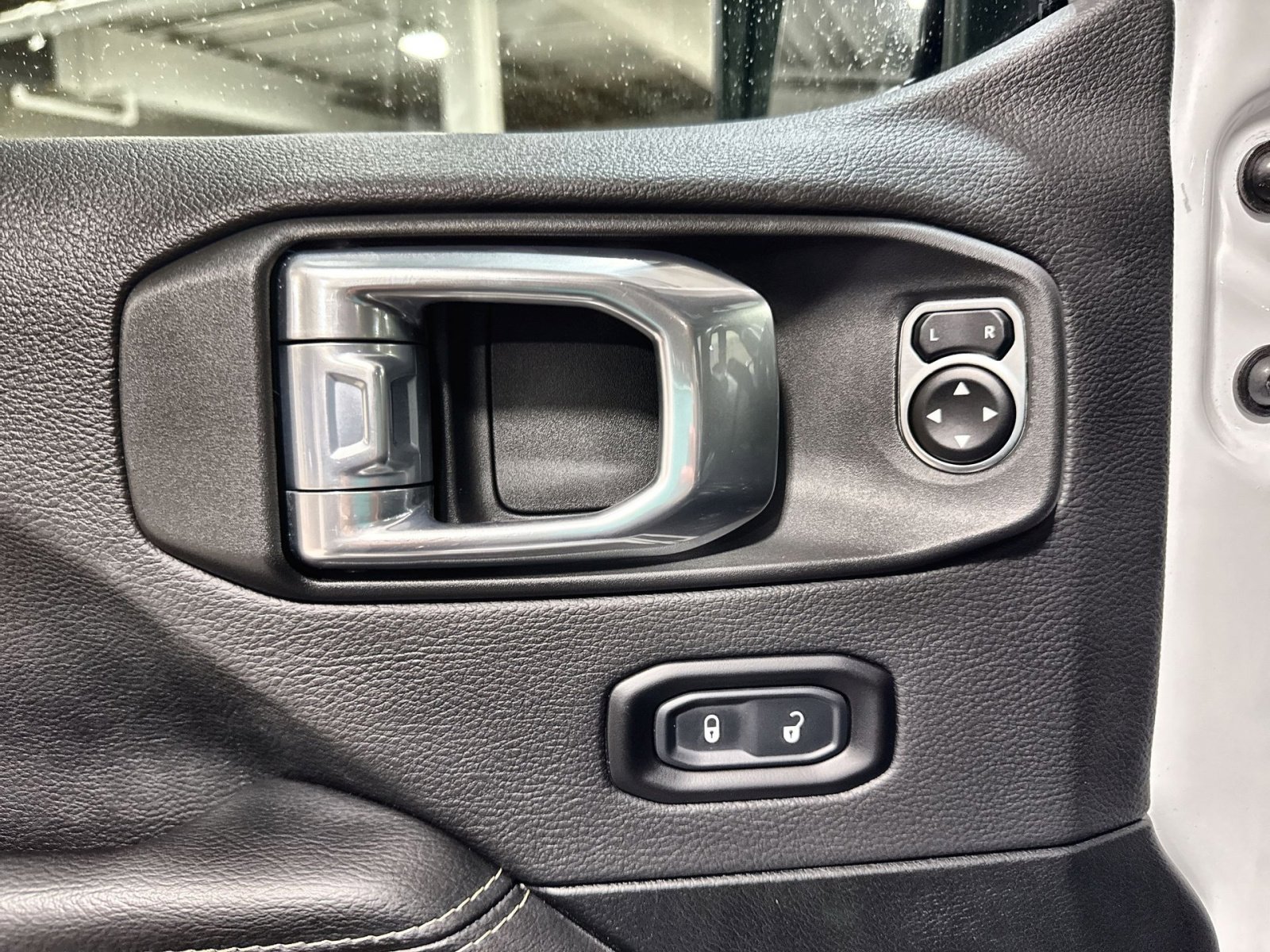 Used 2022 Jeep Gladiator Overland w/ Popular Equipment Package image 15