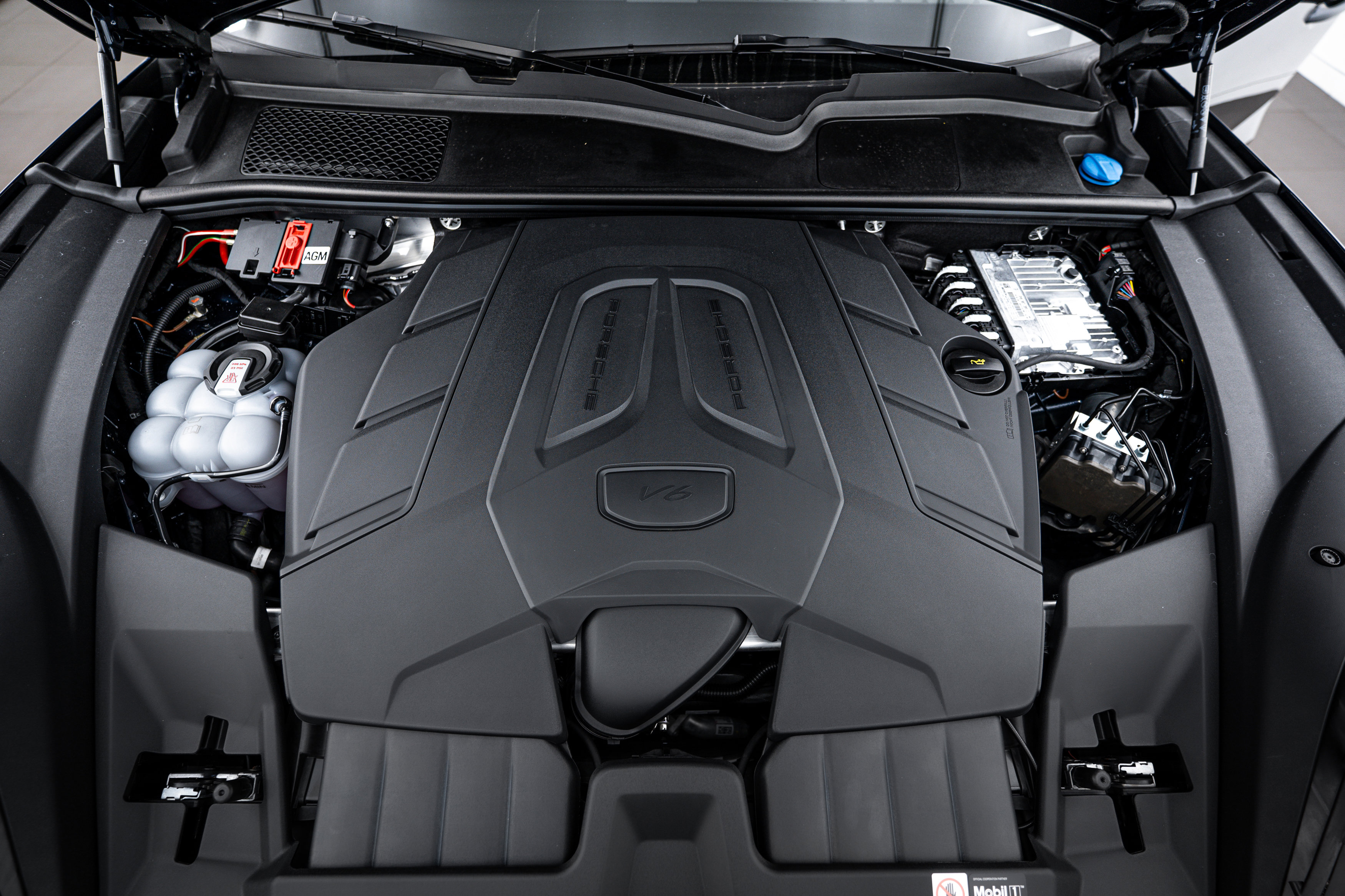 Certified 2025 Porsche Cayenne image 22