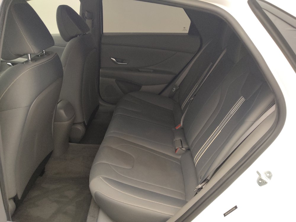 Used 2023 Hyundai Elantra SEL w/ Cargo Package FWD image 18