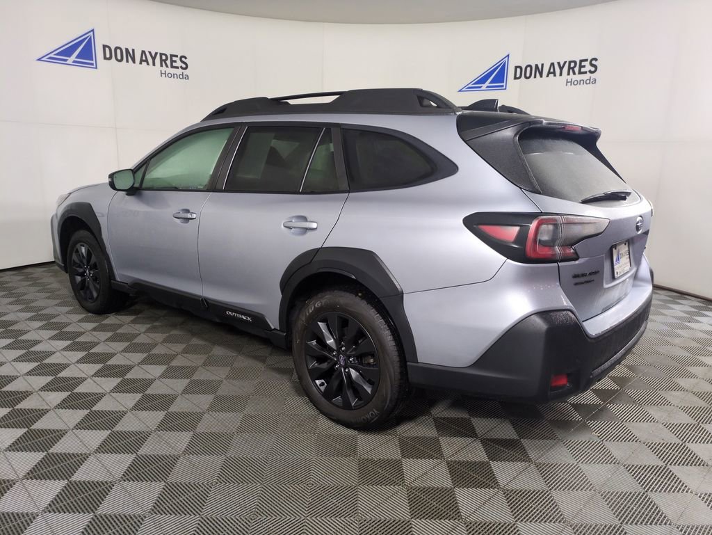 Used 2023 Subaru Outback Onyx Edition image 3