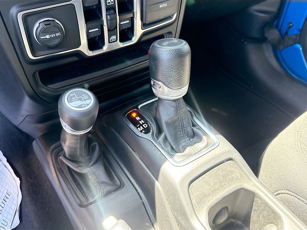 Used 2023 Jeep Wrangler Unlimited w/ Cold Weather Group image 18