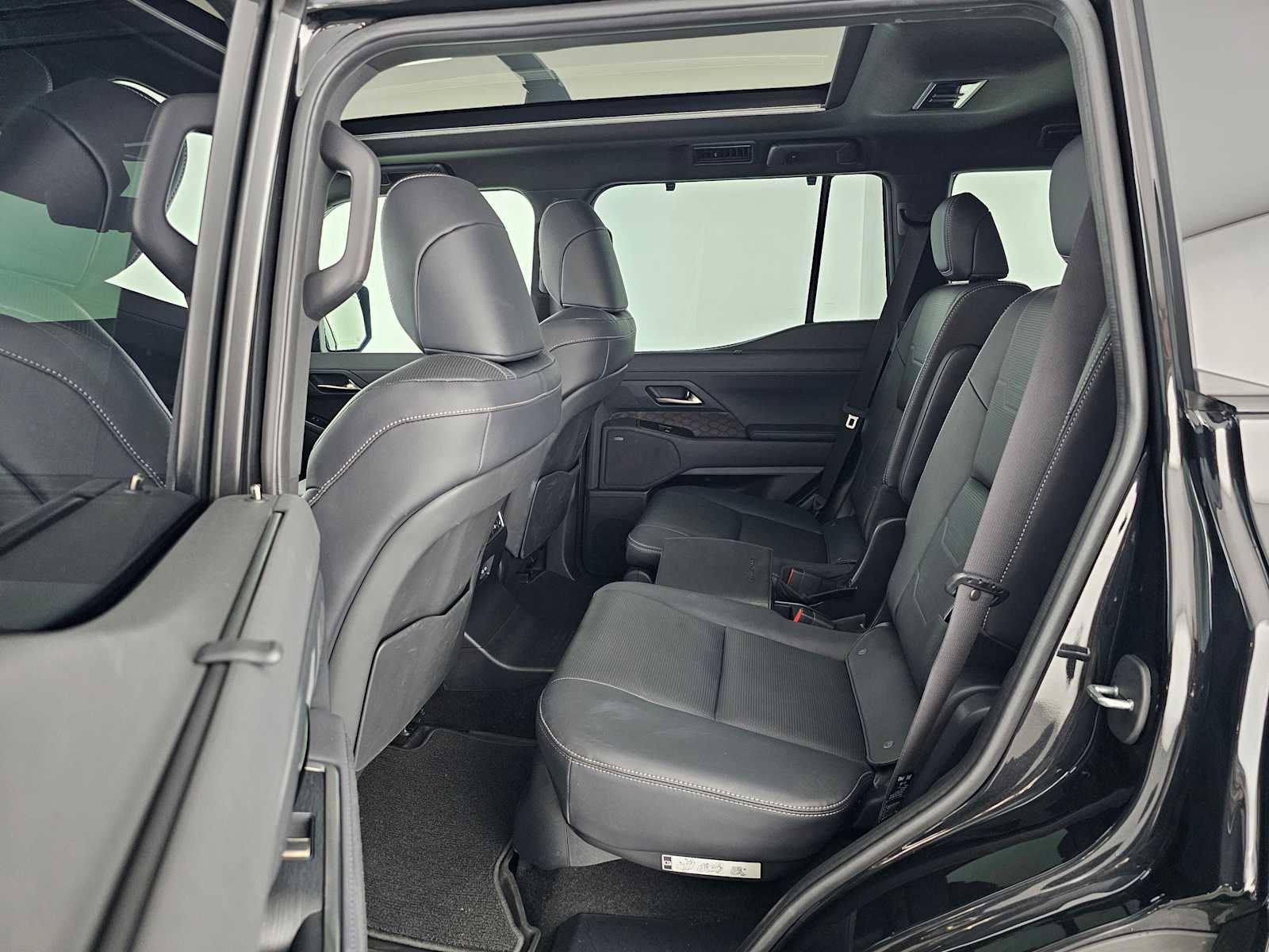 Used 2024 Lexus GX 550 w/ Accessory Package (2T) image 18