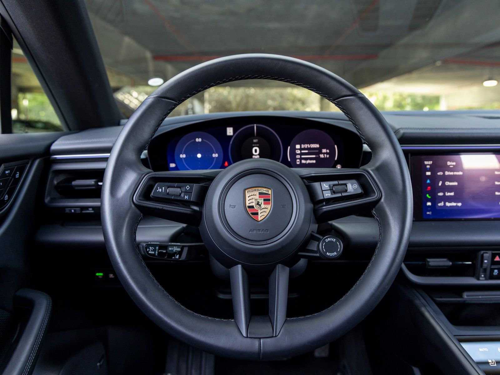 Certified 2025 Porsche Macan 4 Electric image 28