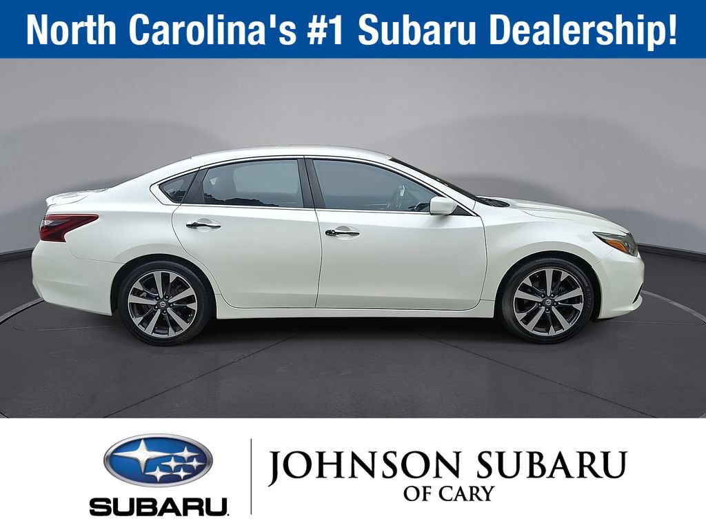 Used 2017 Nissan Altima 2.5 SR FWD image 5