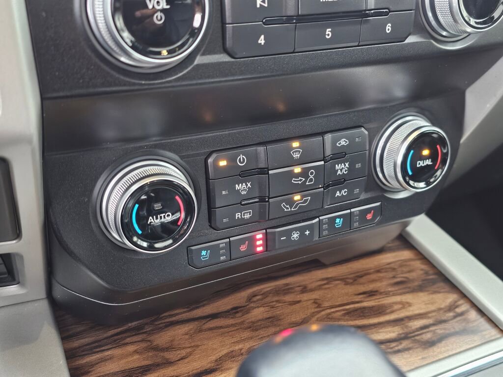 Used 2020 Ford F150 Lariat w/ Equipment Group 502A Luxury image 29