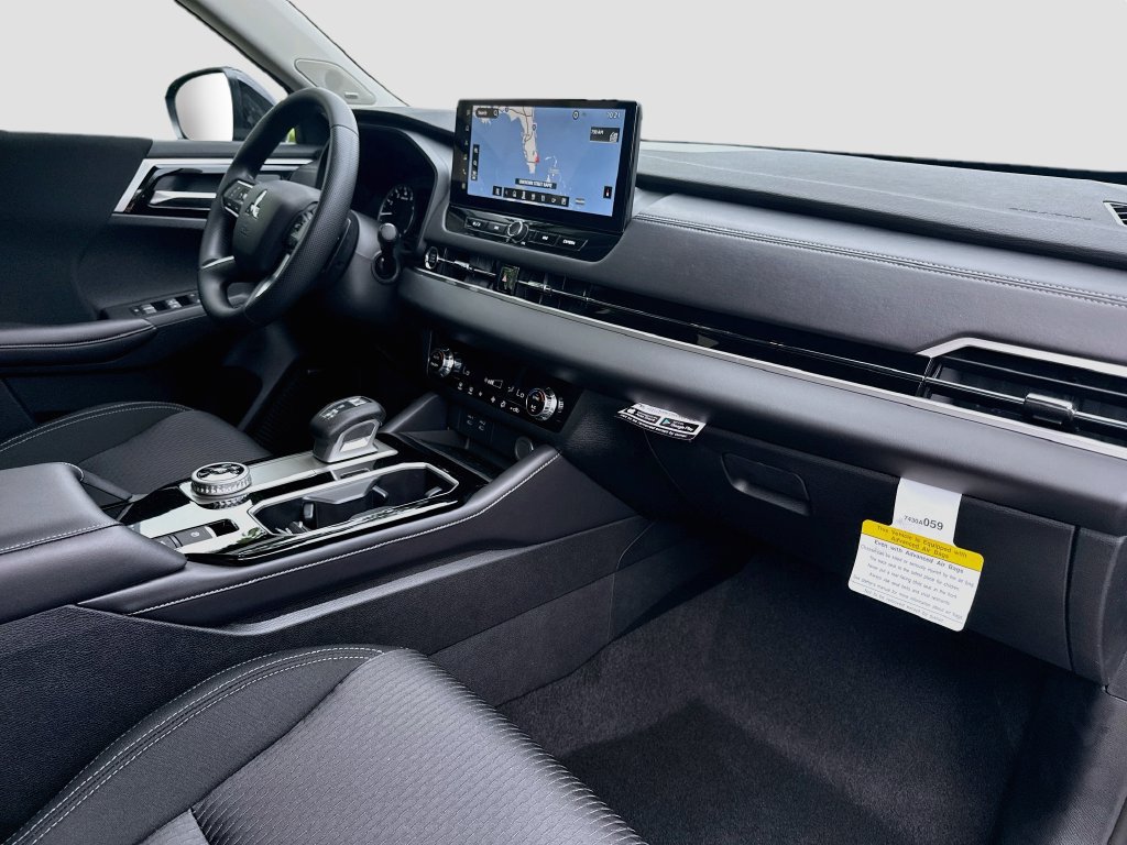 New 2026 Mitsubishi Outlander ES FWD image 32