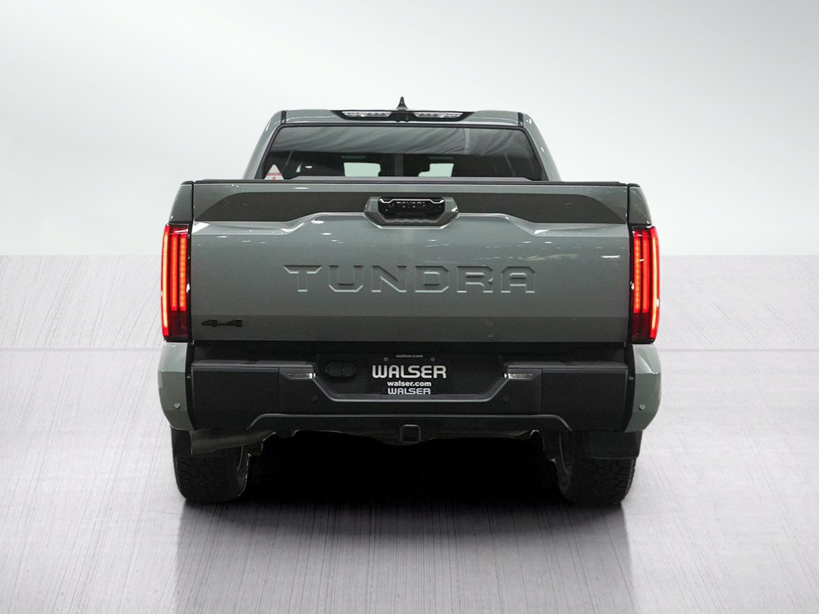 Used 2025 Toyota Tundra Limited AWD/4WD image 4
