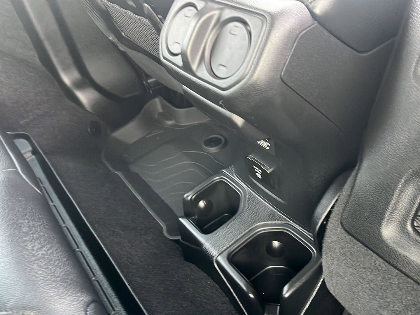 Used 2023 Jeep Wrangler Rubicon w/ Steel Bumper Group image 29