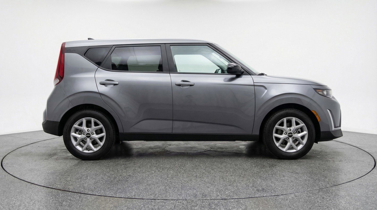 Used 2025 Kia Soul LX w/ LX Technology Package FWD image 11