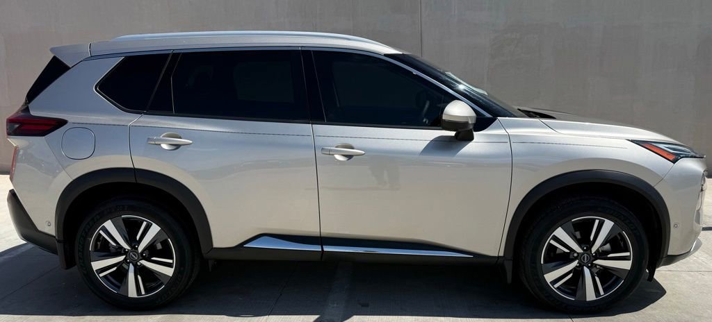 Used 2023 Nissan Rogue Platinum FWD image 5