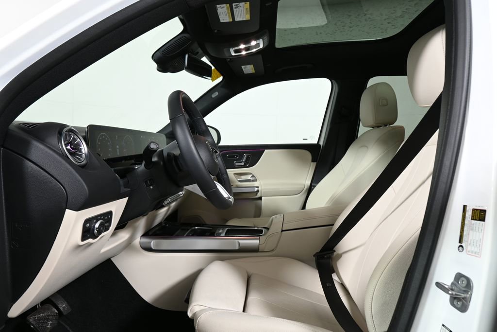 Certified 2026 Mercedes-Benz GLB 250 4MATIC image 3