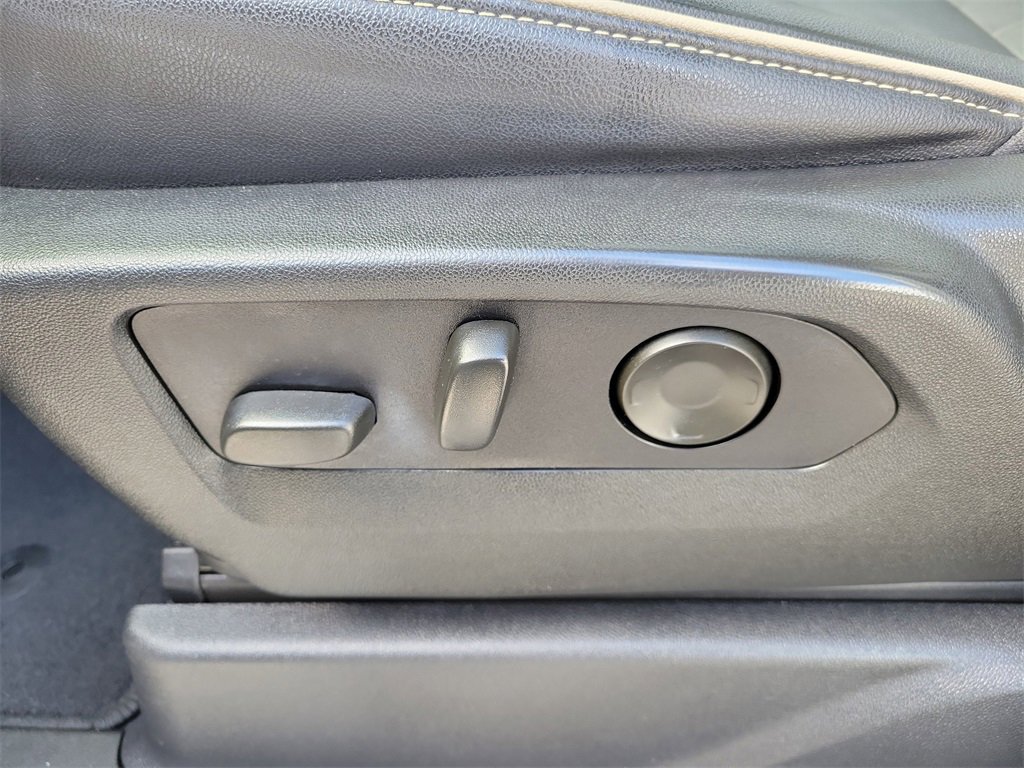 Used 2021 GMC Yukon SLT w/ SLT Premium Package image 31