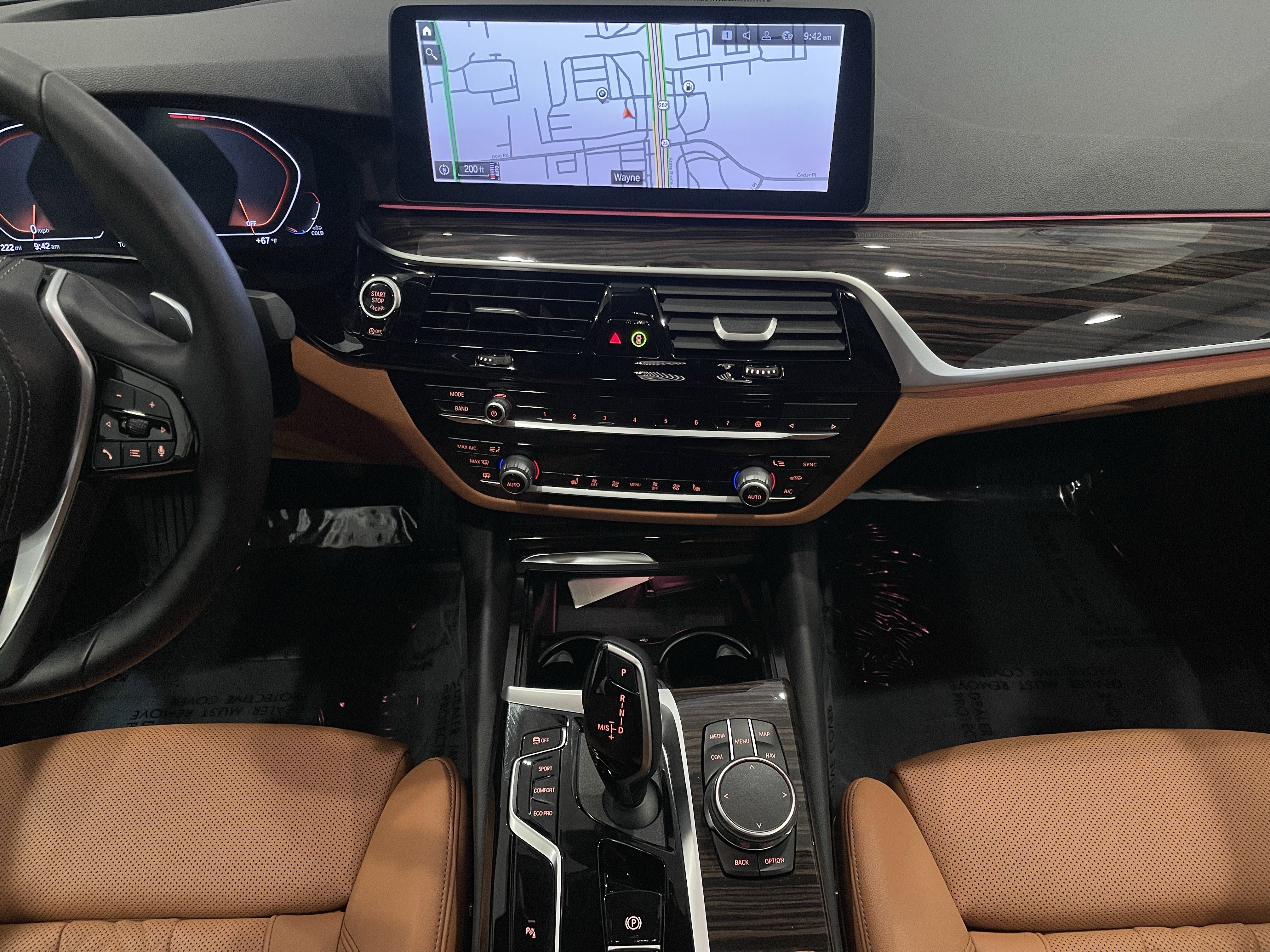 Certified 2022 BMW 530i xDrive w/ Premium Package AWD/4WD image 17