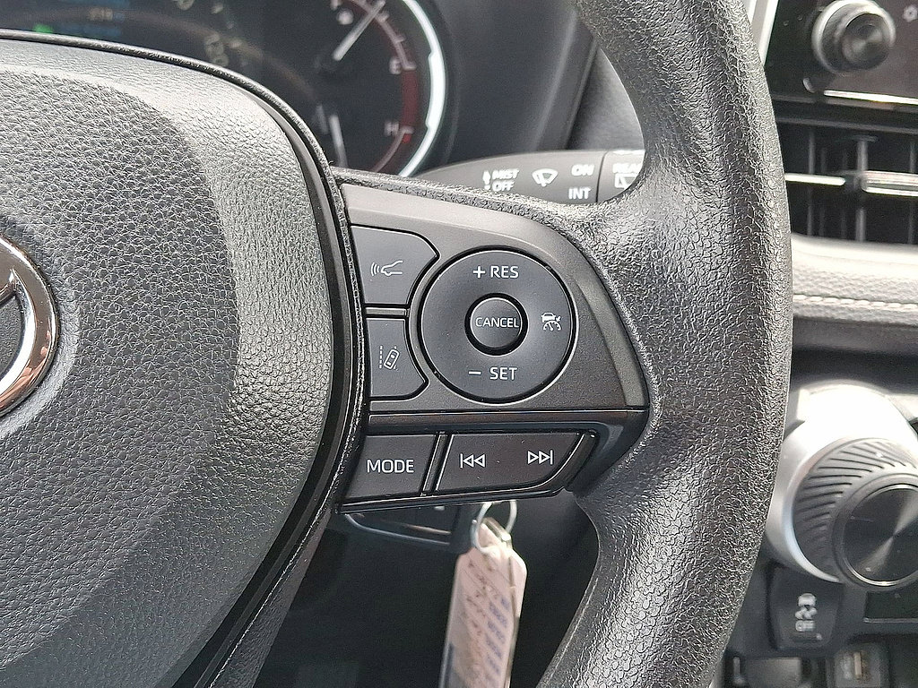 Used 2024 Toyota RAV4 LE AWD/4WD image 18