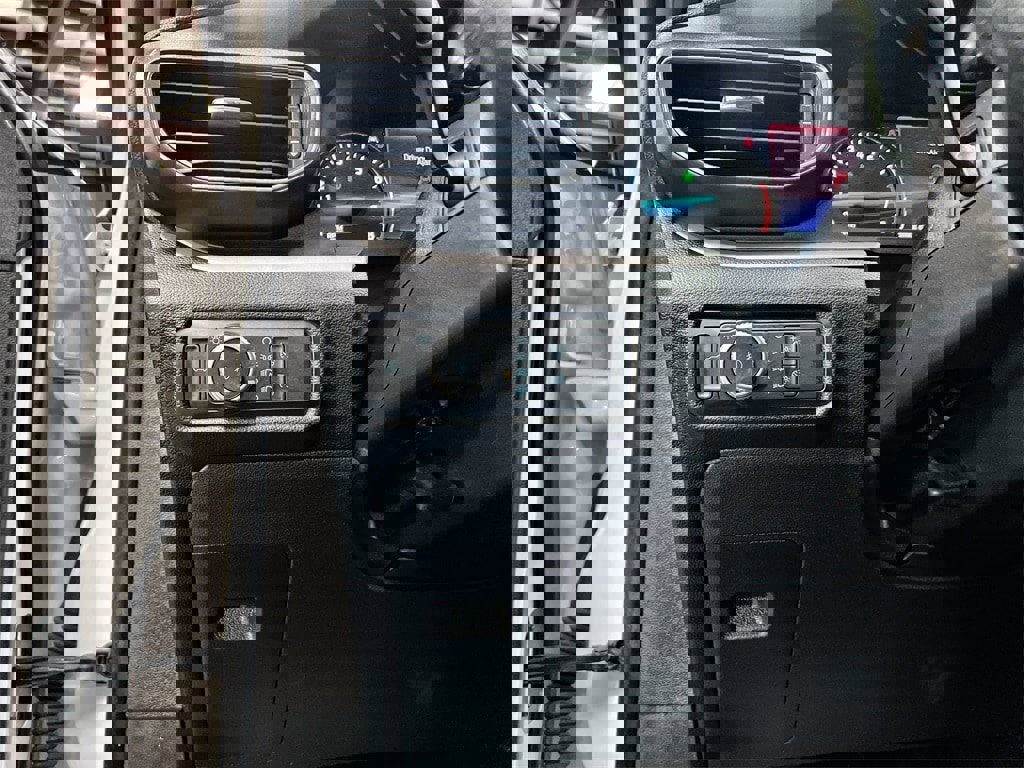 Used 2022 Ford Explorer XLT w/ Equipment Group 202A image 13