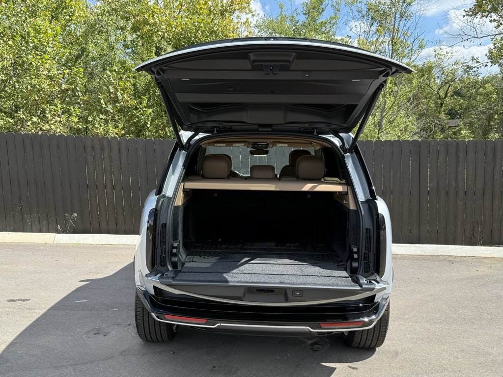 New 2025 Land Rover Range Rover SE image 5