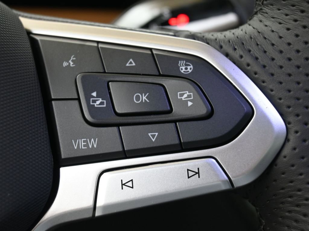 New 2026 Volkswagen Tiguan SEL R-Line image 26