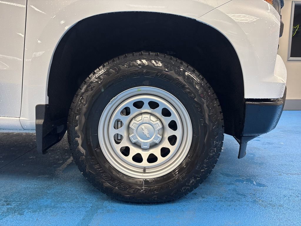 New 2026 Chevrolet Silverado 1500 W/T w/ Trailering Package image 3