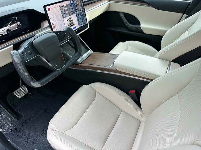 Used 2022 Tesla Model X image 11