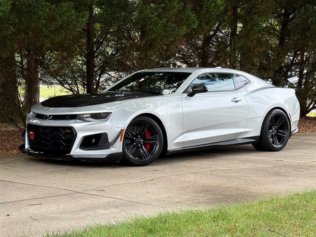 Used 2018 Chevrolet Camaro ZL1 image 9