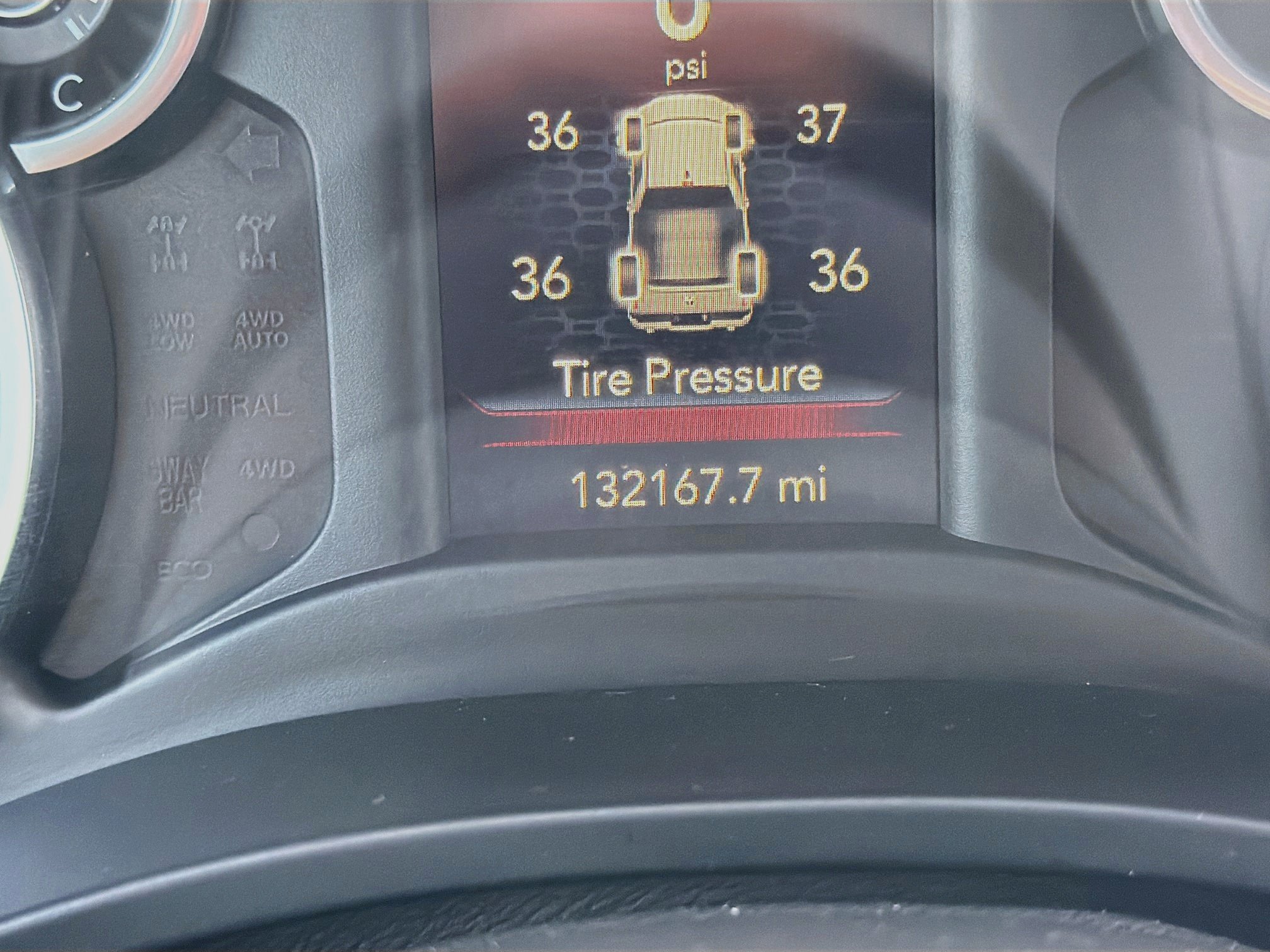 Used 2021 RAM 1500 4x4 Crew Cab image 39