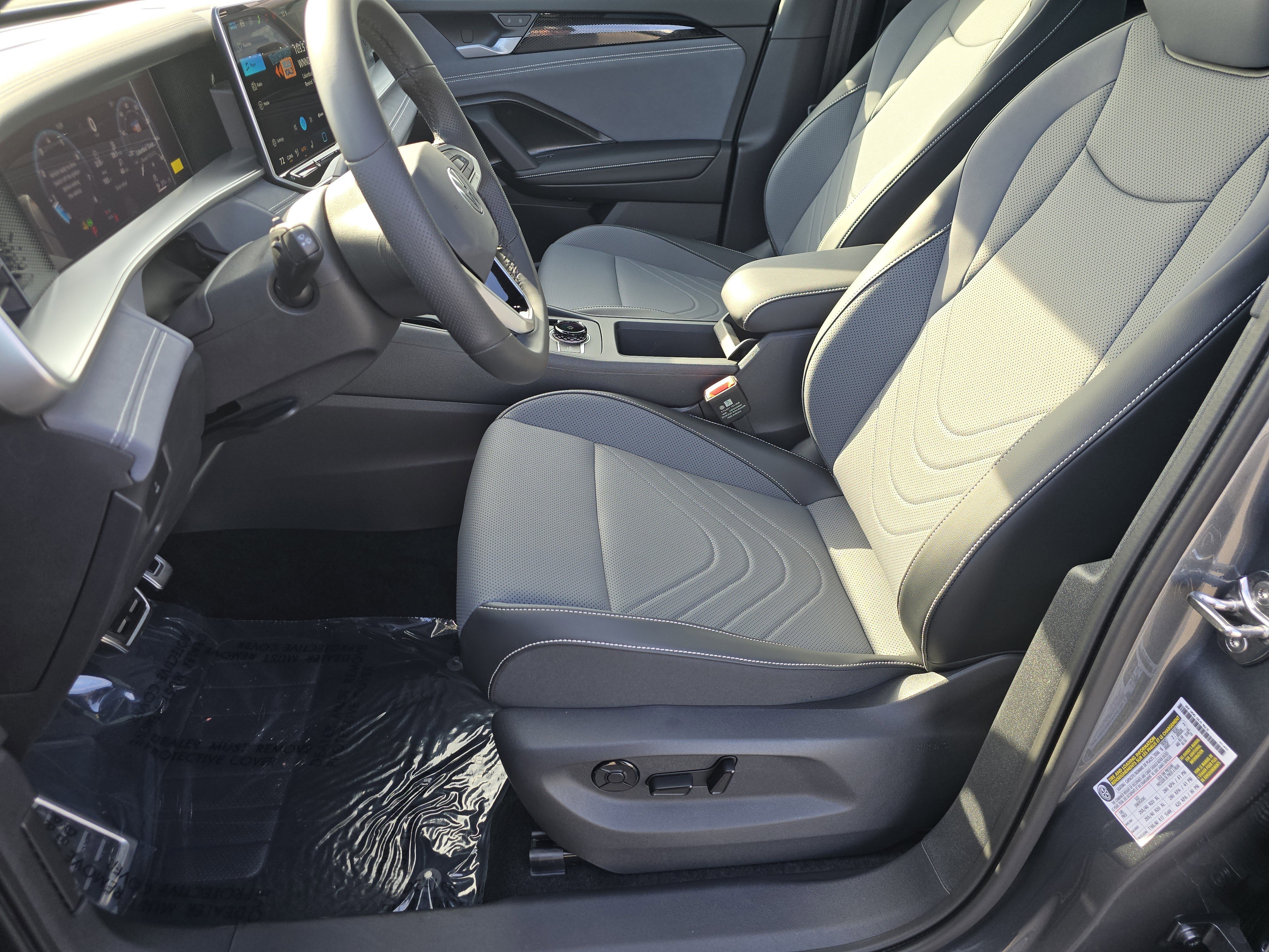 New 2026 Volkswagen Tiguan SE R-Line image 18