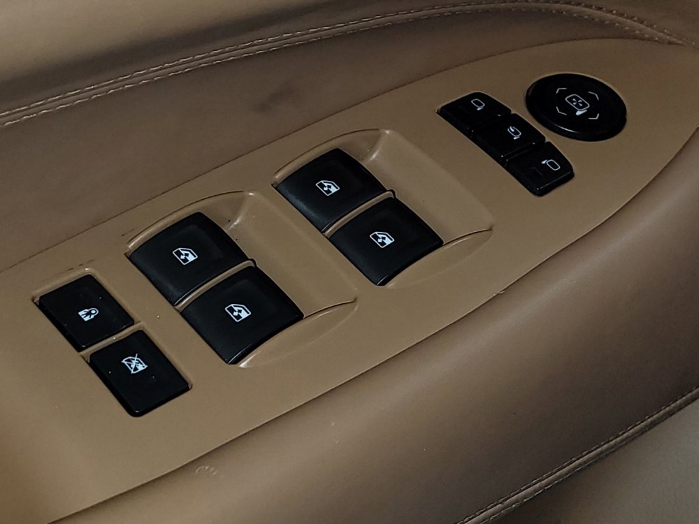 Used 2017 Cadillac Escalade ESV Platinum RWD image 27