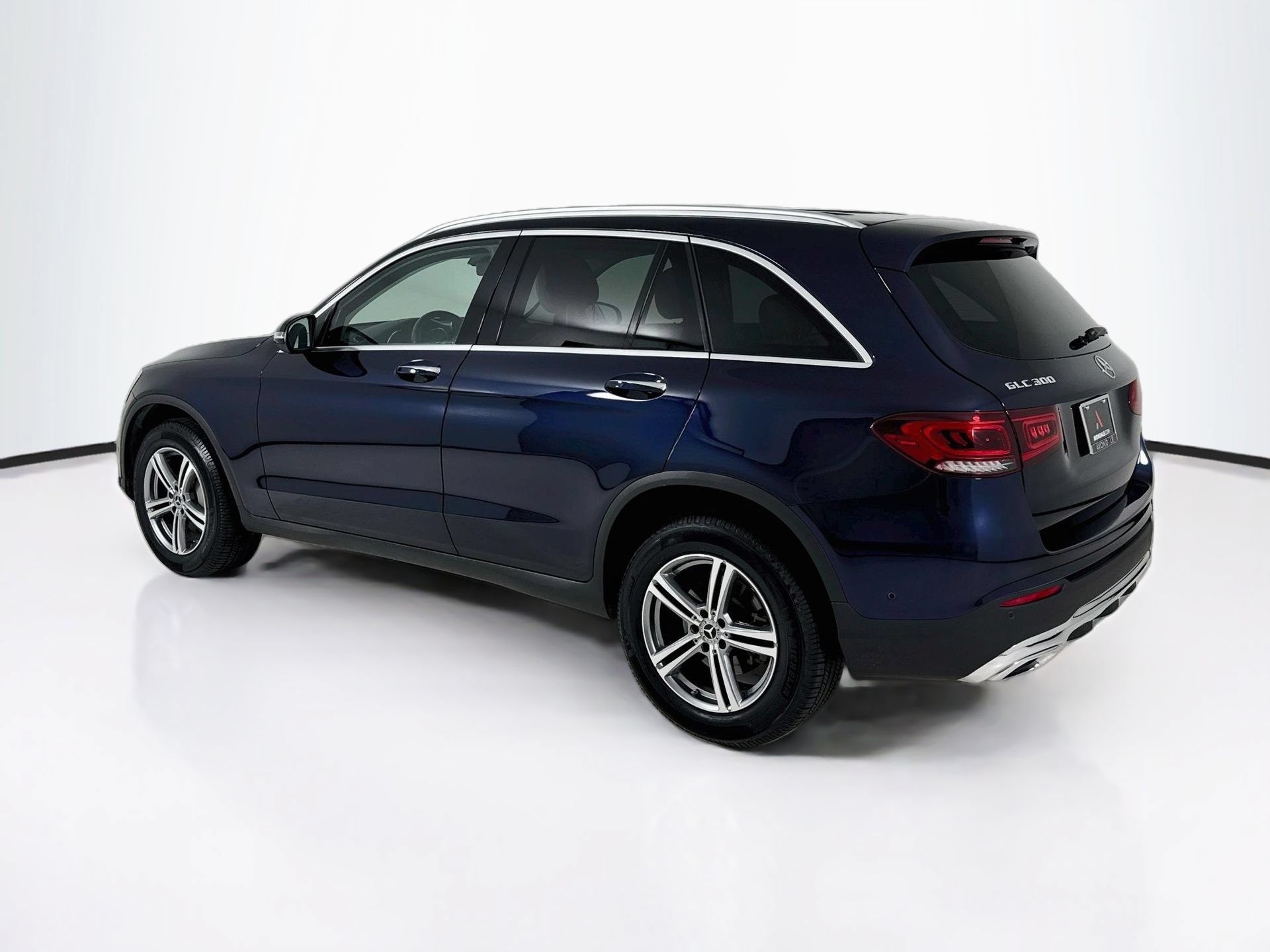Used 2021 Mercedes-Benz GLC 300 image 6