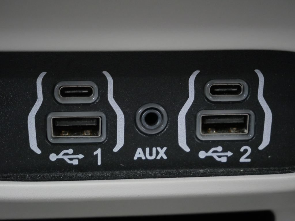 Used 2024 Chrysler Pacifica Touring-L FWD image 21