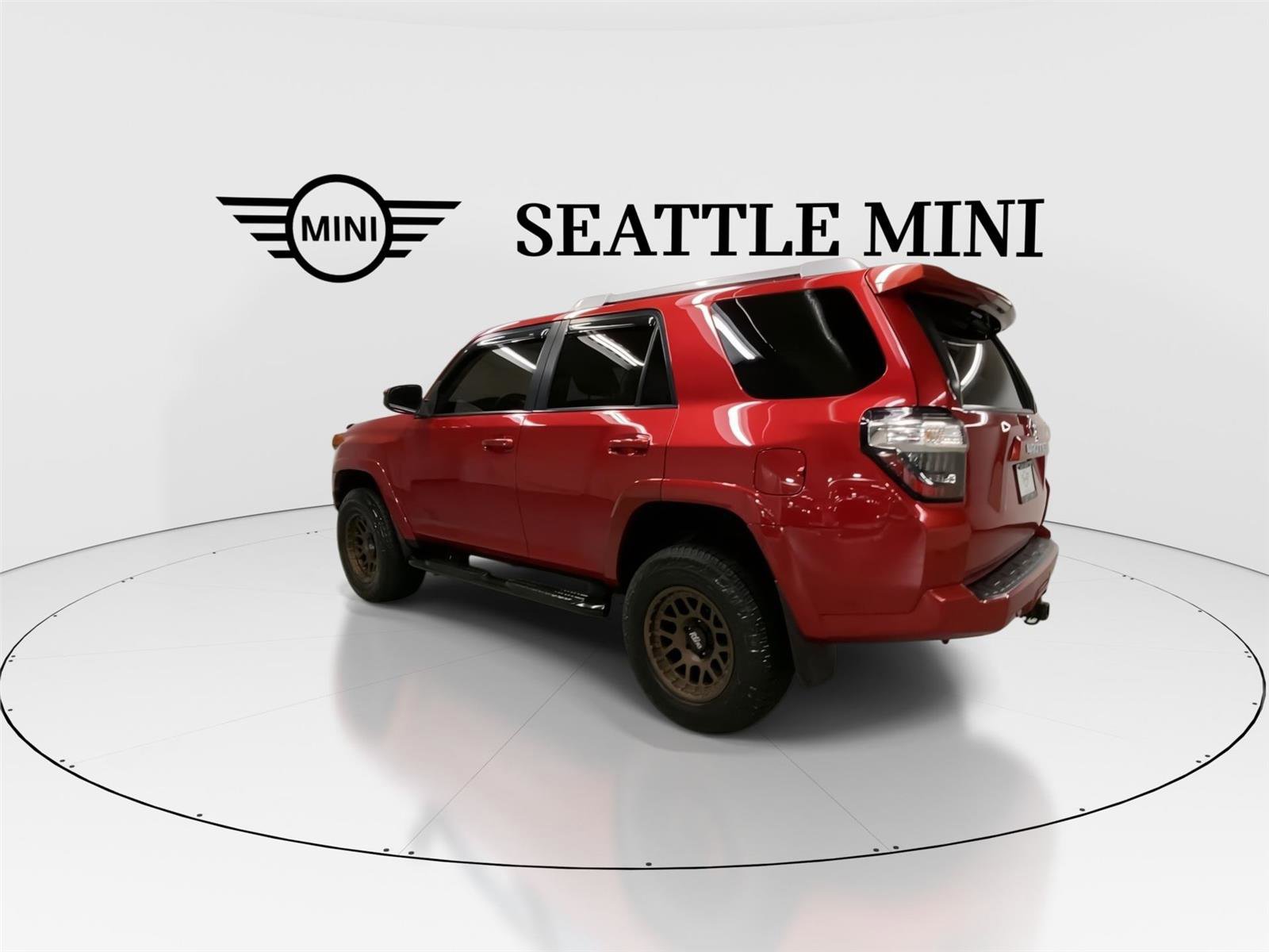 Used 2015 Toyota 4Runner SR5 image 8