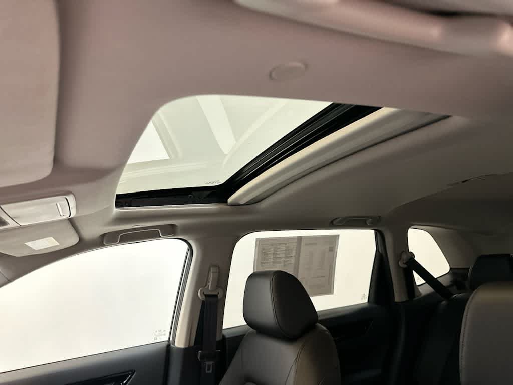 Used 2023 Honda CR-V EX-L image 6