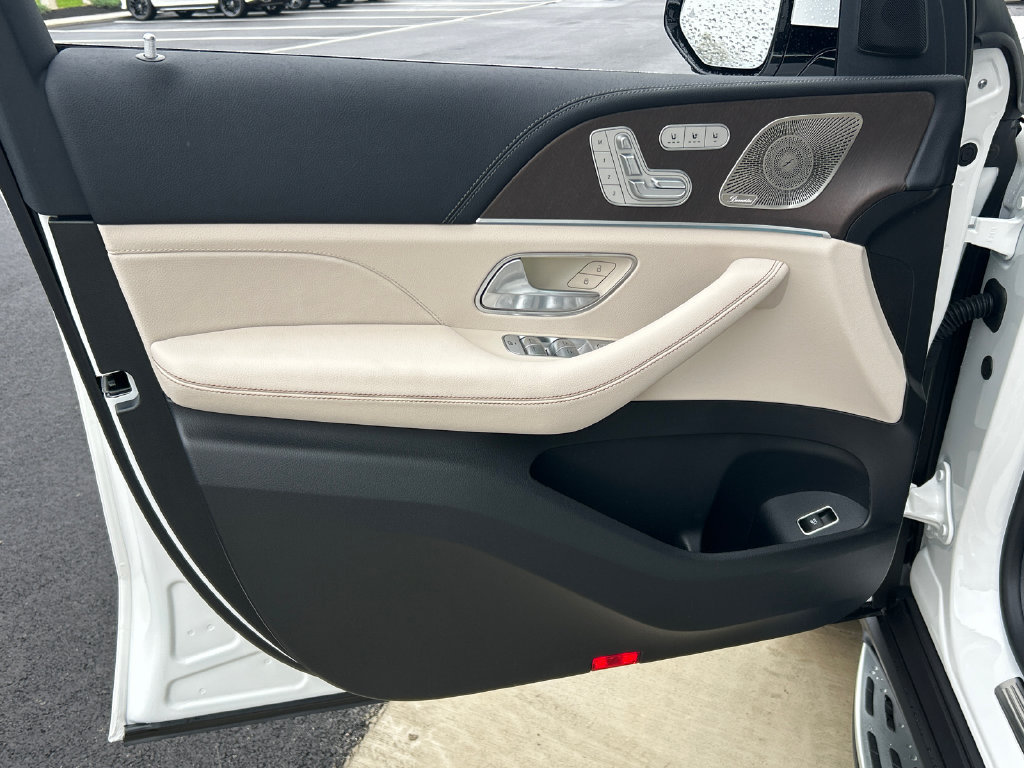 New 2027 Mercedes-Benz GLS 450 4MATIC image 10