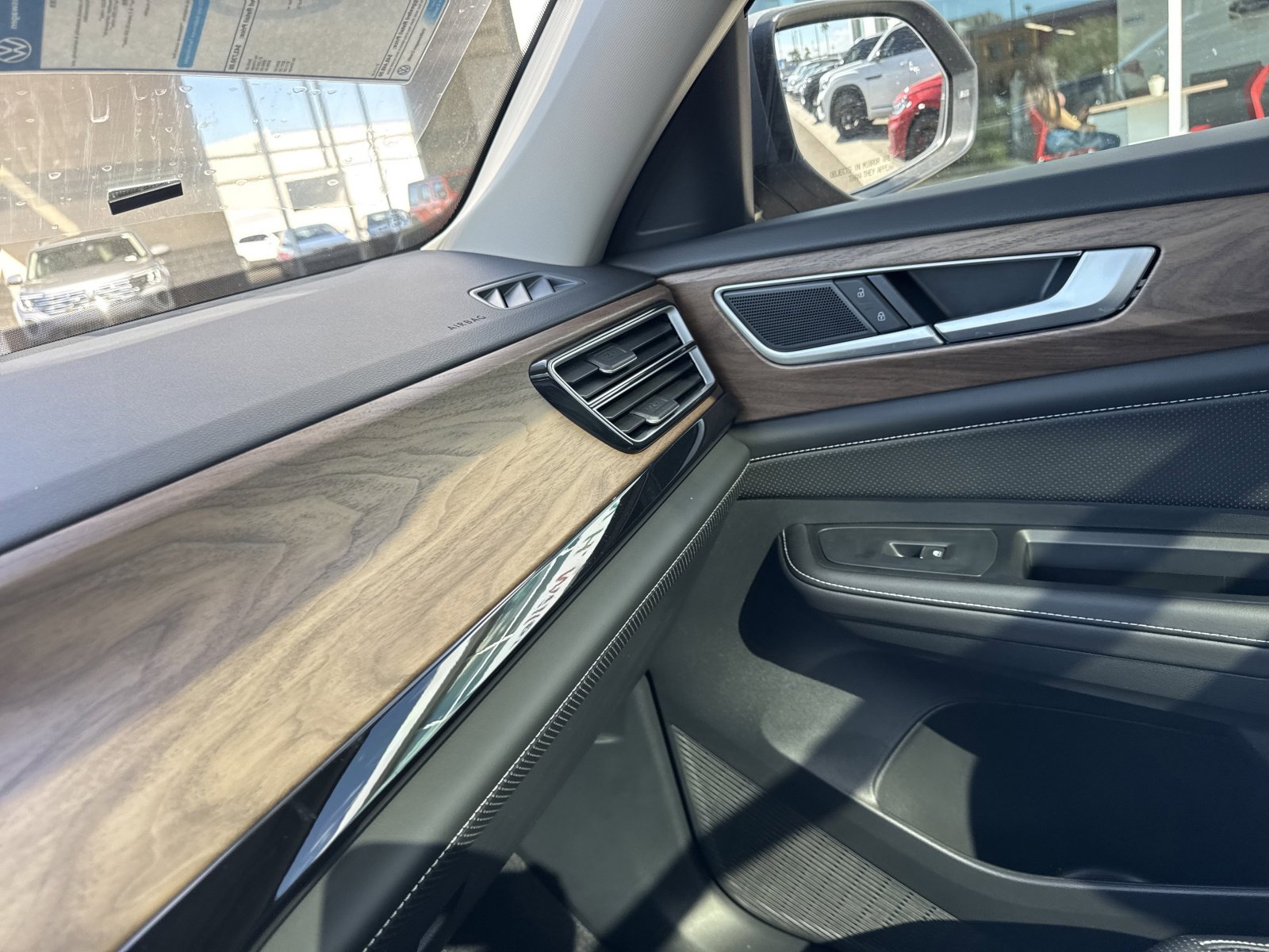 New 2026 Volkswagen Atlas SE image 25