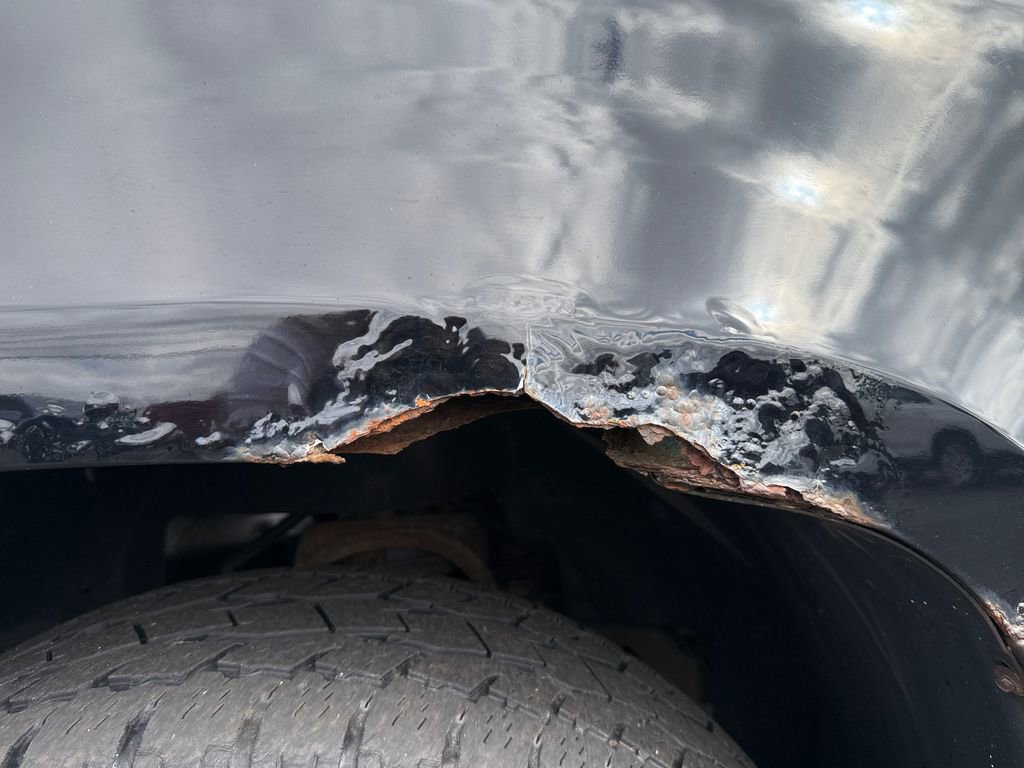 Used 2010 Chevrolet Avalanche LS w/ Interior Plus Package image 31